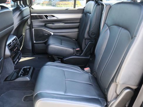 Used 2023 Jeep Wagoneer Series II image 25