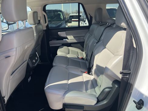 Used 2025 Ford Expedition Max Active image 15