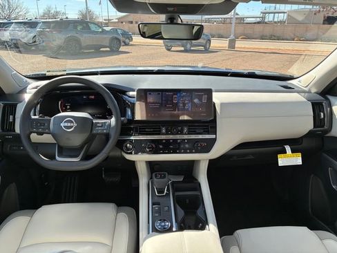 New 2026 Nissan Pathfinder SL image 13