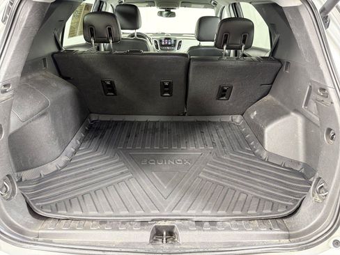 Used 2018 Chevrolet Equinox Premier FWD image 18
