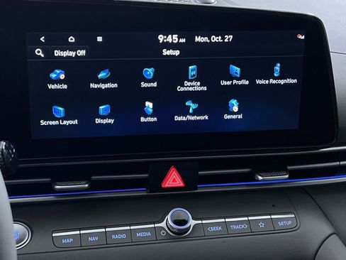 Used 2025 Hyundai Elantra SEL image 29