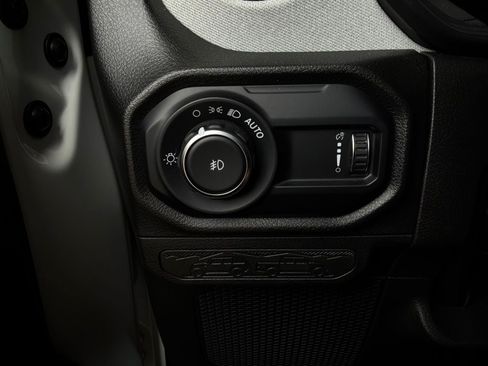 Used 2025 Jeep Wrangler Unlimited Sport AWD/4WD image 18
