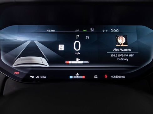 Used 2025 Land Rover Range Rover SE image 30