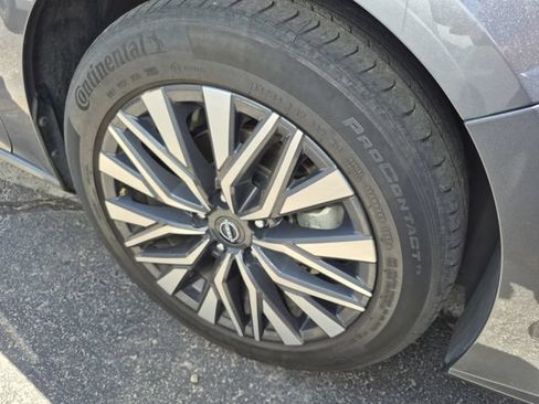 Used 2024 Nissan Altima 2.5 SV FWD image 6