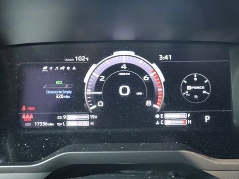 Used 2025 Toyota Tundra Limited w/ TRD Off-Road Package AWD/4WD image 11
