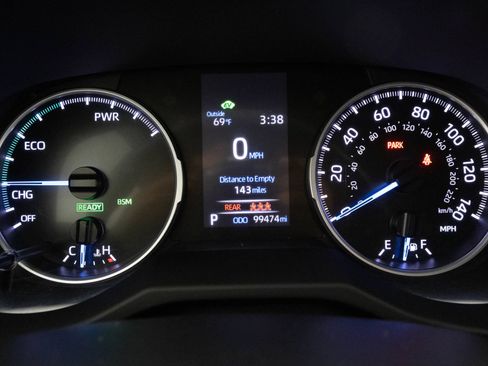 Used 2022 Toyota RAV4 LE AWD/4WD image 25