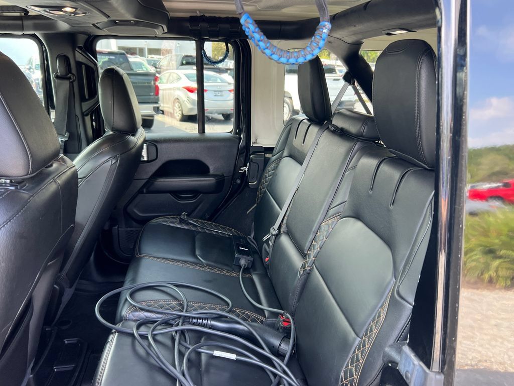 Used 2021 Jeep Wrangler Unlimited Sahara AWD/4WD image 11
