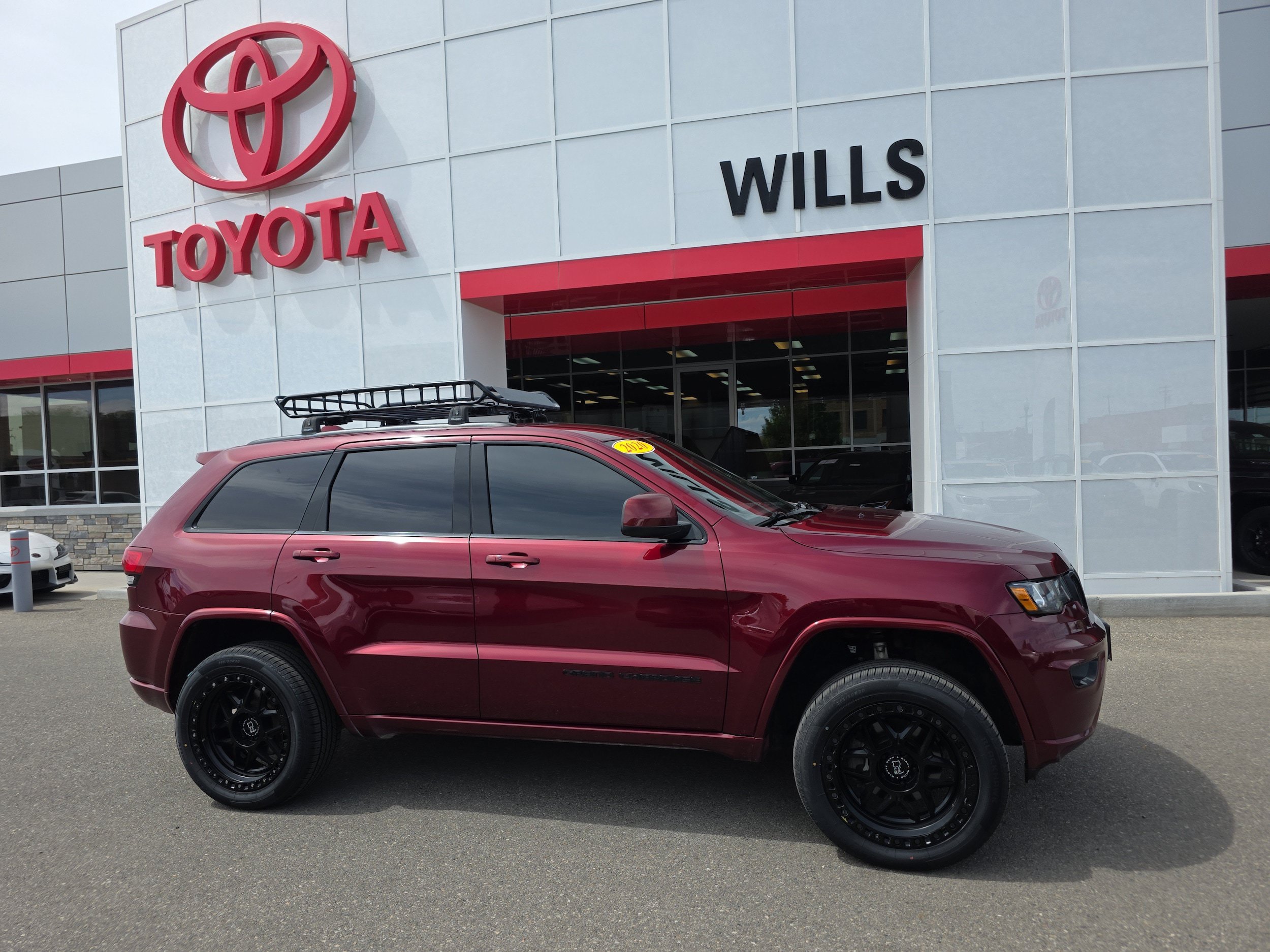 Used 2020 Jeep Grand Cherokee Altitude AWD/4WD image 1