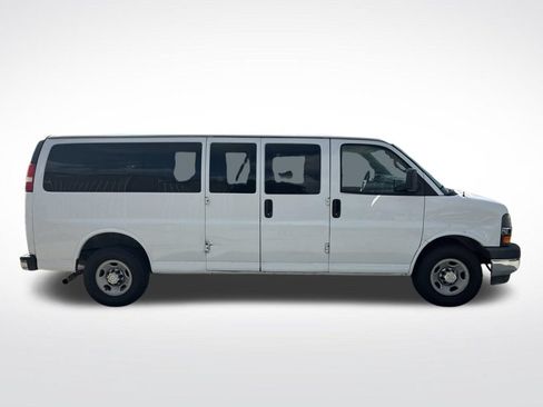 Used 2017 Chevrolet Express 3500 LT w/ LT Preferred Equipment Group RWD image 5