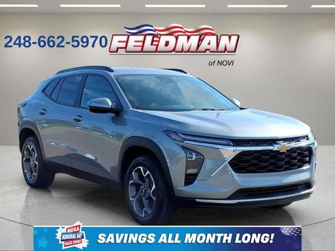 Used 2024 Chevrolet Trax LT w/ Driver Confidence Package FWD image 8