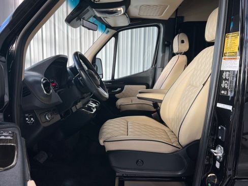 Used 2023 Mercedes-Benz Sprinter 3500 image 6