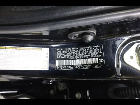 Used 2025 Toyota Corolla LE image 27