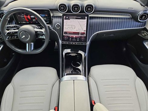 Used 2024 Mercedes-Benz GLC 300 GLC 300 image 25