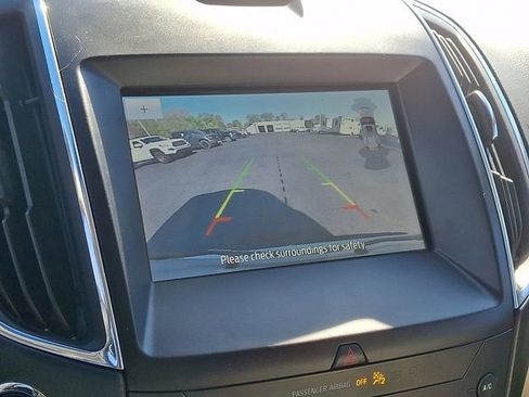 Used 2020 Ford Edge Titanium w/ Class II Trailer Tow Package AWD/4WD image 4