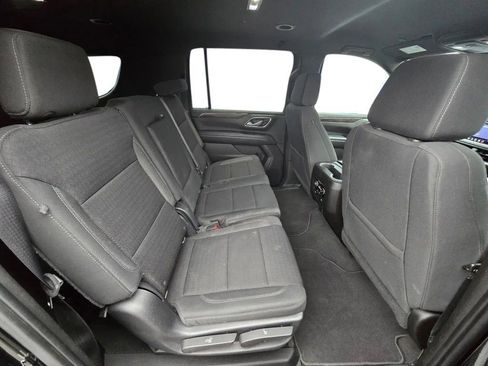 Used 2021 Chevrolet Suburban LS AWD/4WD image 30