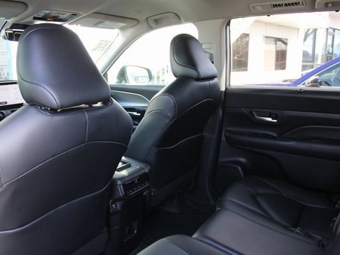 Used 2024 Toyota Grand Highlander XLE image 15
