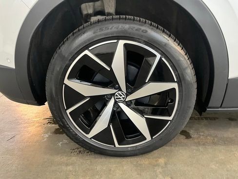 Used 2023 Volkswagen ID.4 Pro S image 29