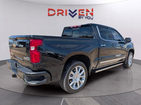 Used 2025 Chevrolet Silverado 1500 High Country w/ Technology Package image 5