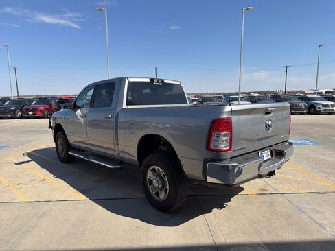 Used 2022 RAM 2500 Big Horn AWD/4WD image 5