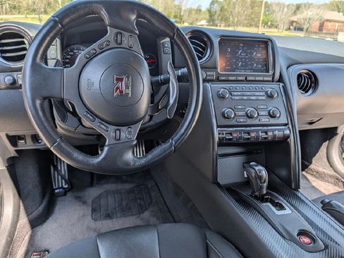Used 2016 Nissan GT-R Premium AWD/4WD image 19