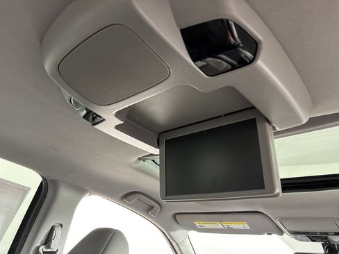 Certified 2022 Honda Pilot Touring image 4