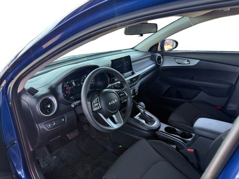 Used 2023 Kia Forte LXS w/ LXS Technology Package FWD image 9