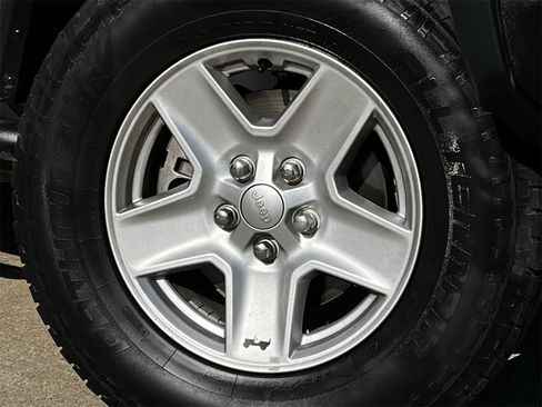 Used 2020 Jeep Gladiator Sport w/ Quick Order Package 24S image 28