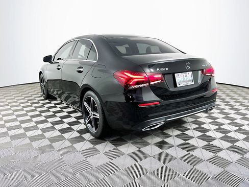 Used 2022 Mercedes-Benz A 220 4MATIC image 5