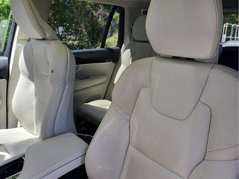 Used 2019 Volvo XC90 T6 Momentum w/ Advanced Package AWD/4WD image 31