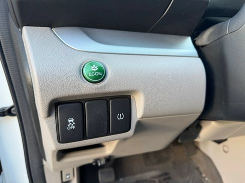 Used 2014 Honda CR-V LX image 11