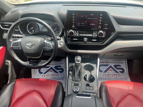 Used 2022 Toyota Highlander XSE AWD/4WD image 10