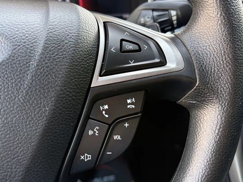 Used 2017 Ford Fusion SE FWD image 29