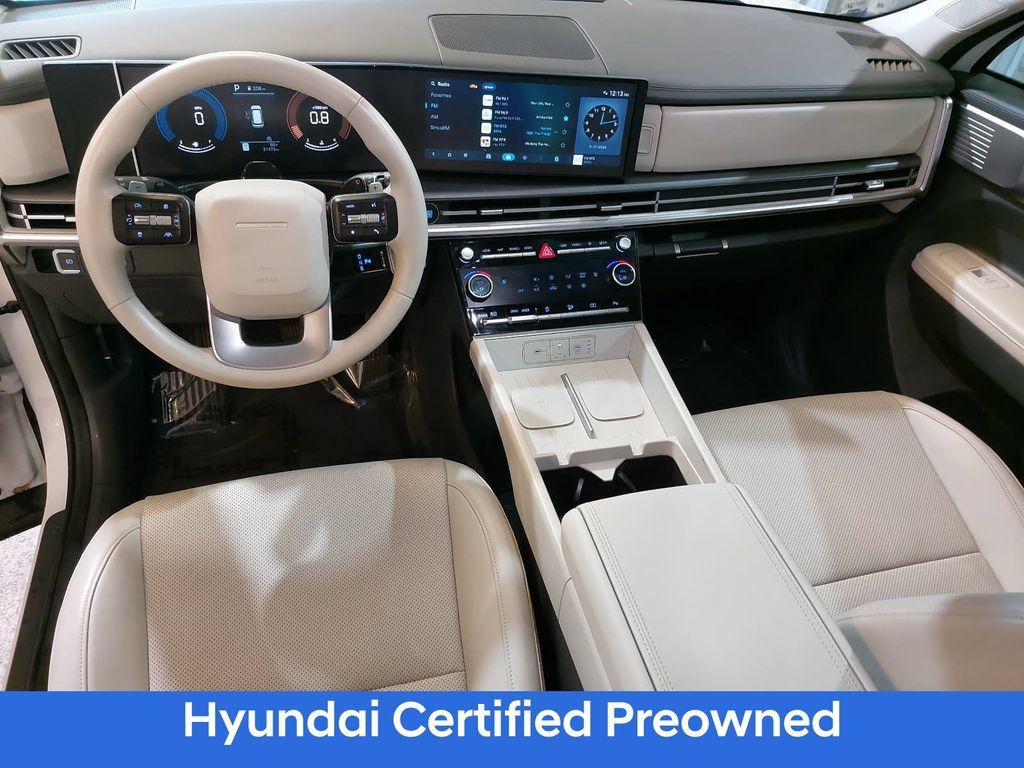 Used 2025 Hyundai Santa Fe SEL FWD image 16