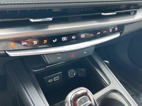 Used 2024 Cadillac XT4 Premium Luxury FWD image 11