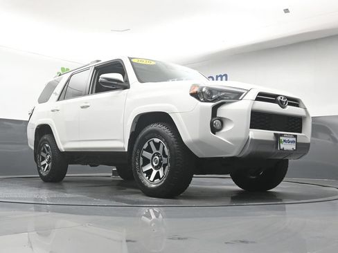Used 2020 Toyota 4Runner TRD Off-Road Premium w/ Moonroof Package AWD/4WD image 28