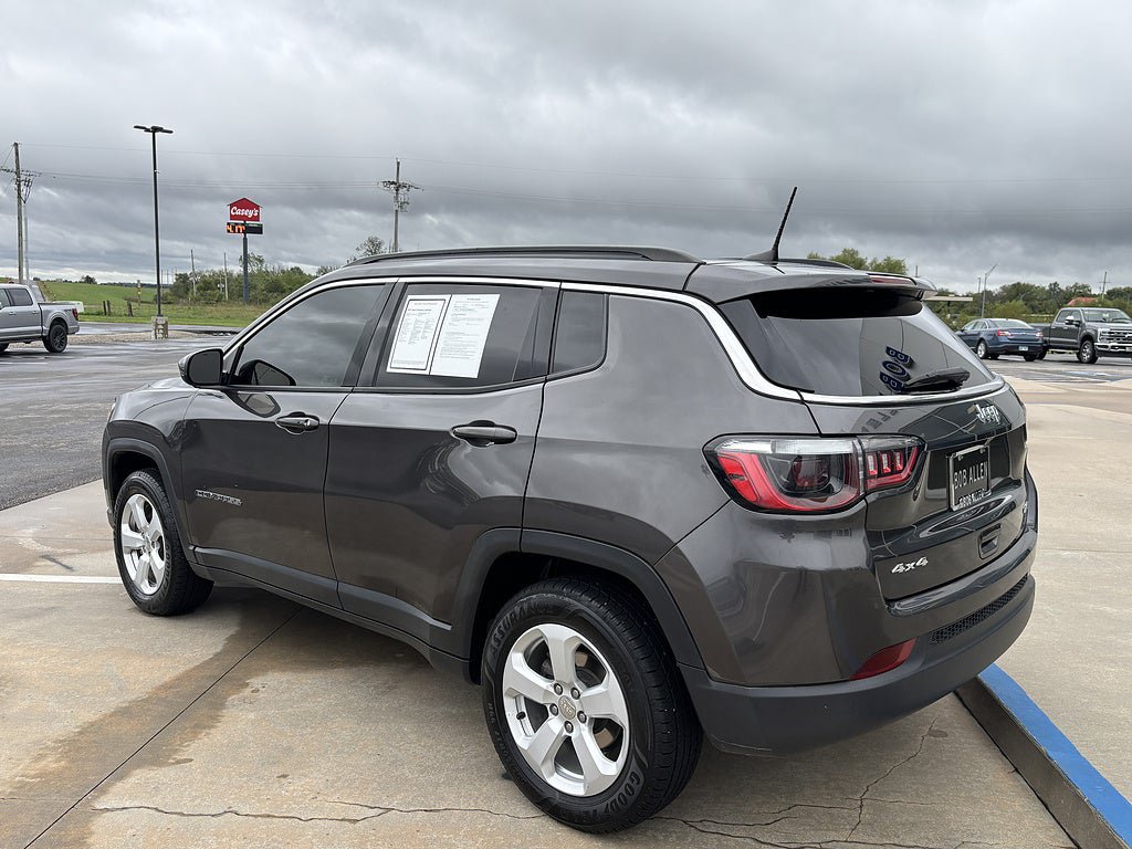 Used 2021 Jeep Compass Latitude w/ Sun and Sound Group AWD/4WD image 3