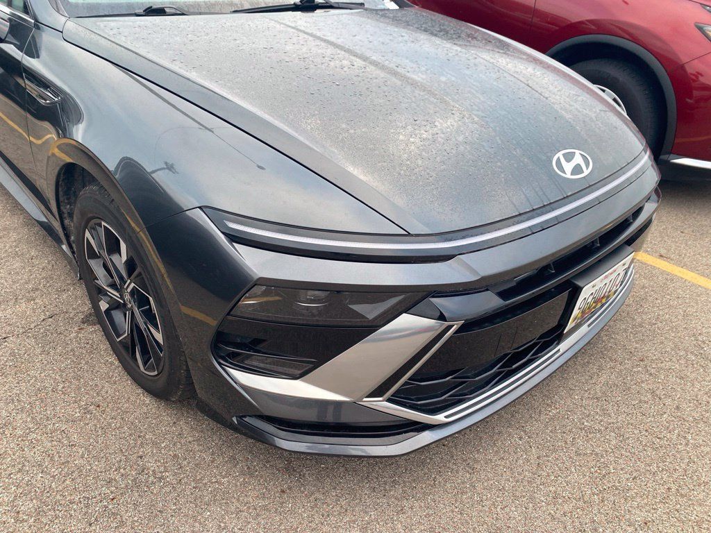 Used 2025 Hyundai Sonata SEL FWD image 4