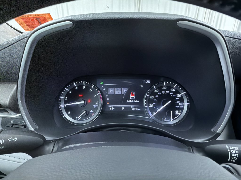 Used 2021 Toyota Highlander XLE AWD/4WD image 20
