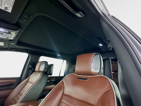 Used 2024 GMC Yukon XL Denali Ultimate AWD/4WD image 15