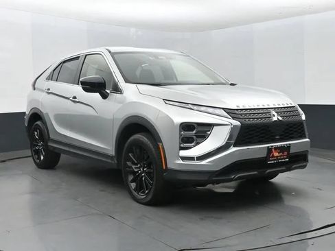 Used 2024 Mitsubishi Eclipse Cross LE AWD/4WD image 2
