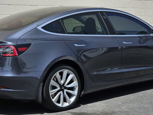 Used 2018 Tesla Model 3 Long Range RWD image 5