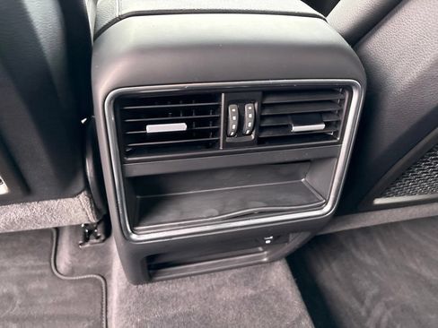 Used 2021 Porsche Cayenne AWD/4WD image 17