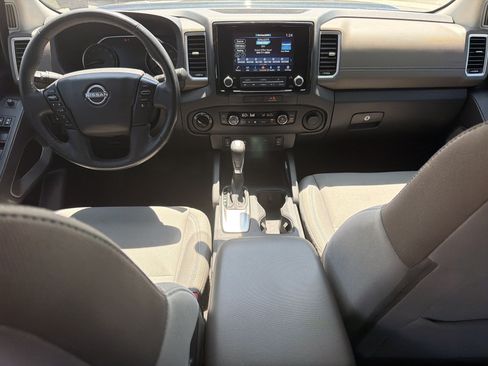 Used 2022 Nissan Frontier SV AWD/4WD image 4