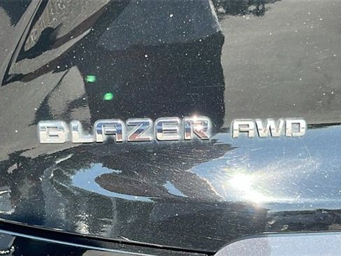 Used 2022 Chevrolet Blazer Premier w/ Enhanced Convenience Package image 11