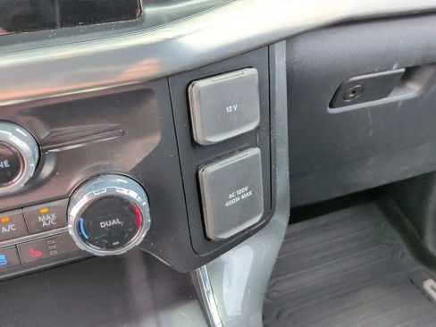 Used 2023 Ford F150 Lariat AWD/4WD image 32