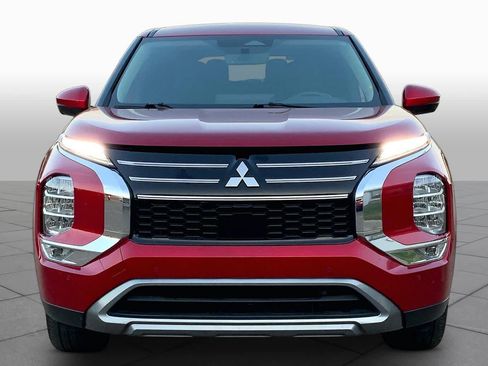 Used 2025 Mitsubishi Outlander SE FWD image 4