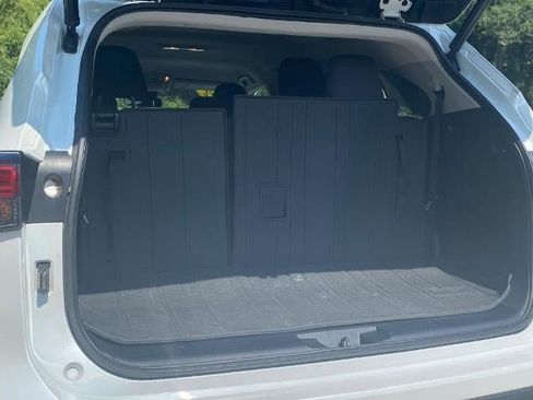 Used 2022 Toyota Highlander LE image 23