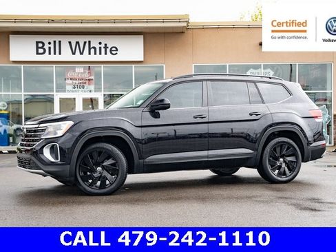 Certified 2024 Volkswagen Atlas SE w/ Black Wheel Package image 1