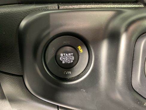 Used 2021 Jeep Wrangler Unlimited Sahara AWD/4WD image 17