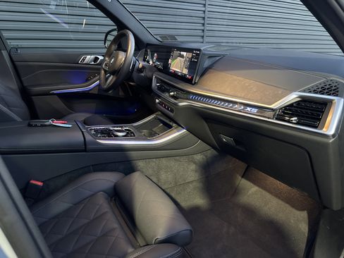 Used 2025 BMW X5 xDrive50e w/ M Sport Package image 13